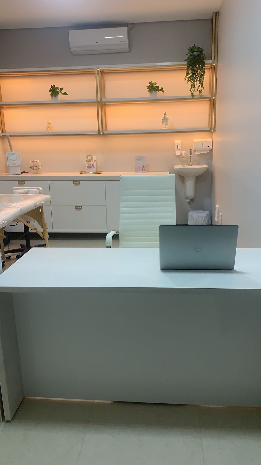 Clínica LaserClin — recepção moderna